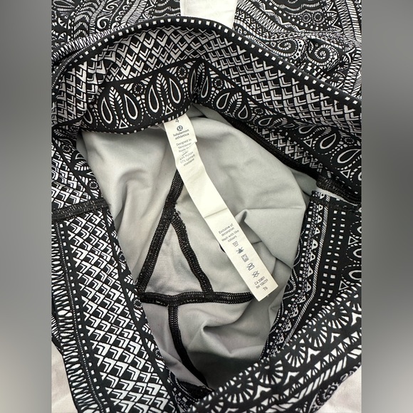 Lululemon:Leggings Wunder Under HR Nulux 28" EUC Black/4 - Picture 5 of 8